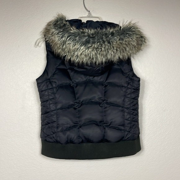 The North Face Goose Down Vest With Detachable Faux Fur Trim Black TNF 550 Med - Picture 9 of 9